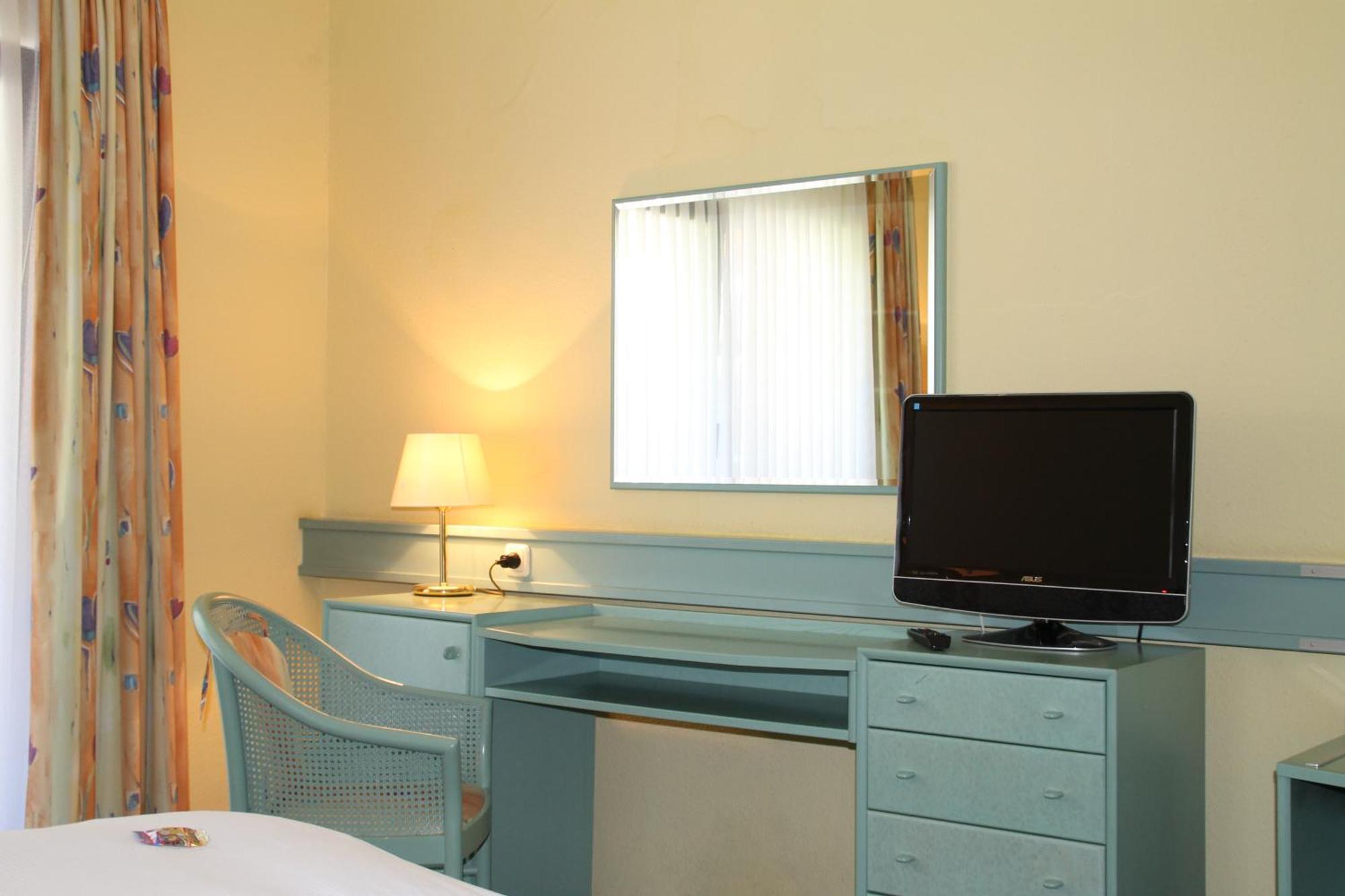 Hotel Forsthaus Berlin Ngoại thất bức ảnh